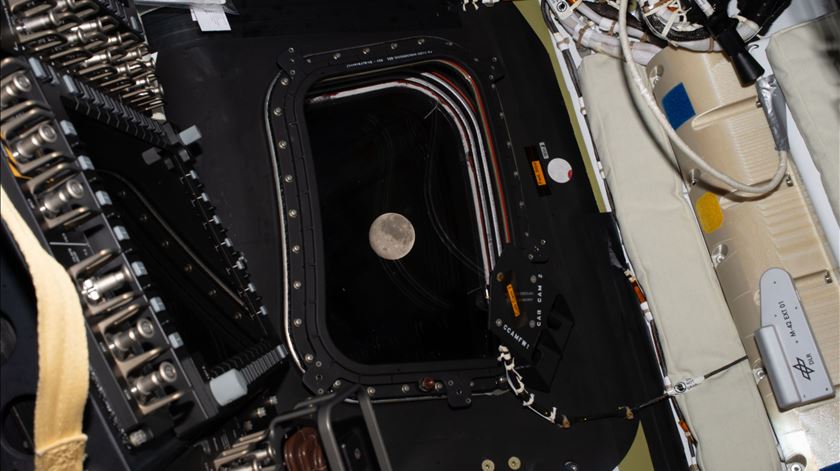 Astronautas da Artemis devem bater recorde de distância percorrido no espaço