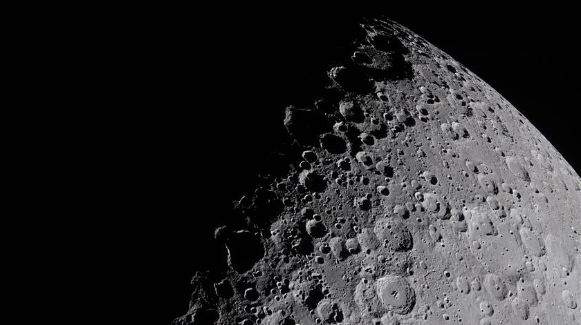 Artemis II, "Sombras na Orla do Dia Lunar", superfície da Lua vista pelos astronautas - espaço, exploração espacial. Foto: NASA