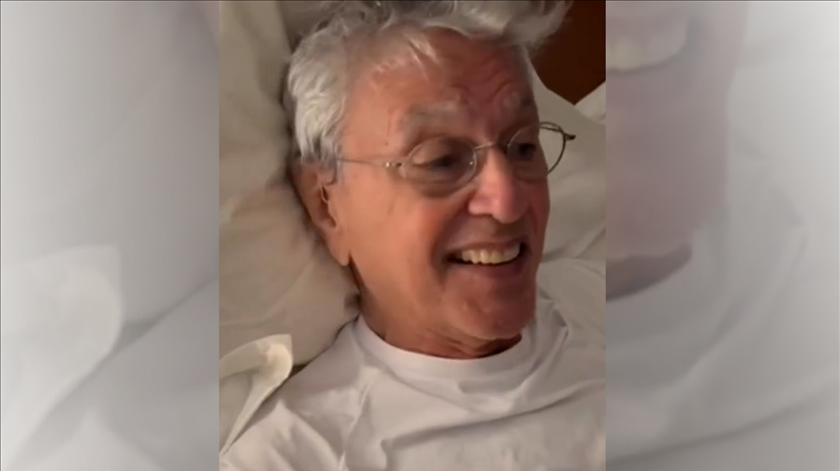 "Ganhamos?" O momento em que Caetano Veloso e Maria Bethânia celebram Grammy