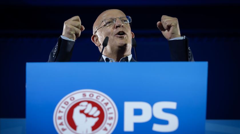 Santos Silva: PS tem "todas as condições" para vitória nas autárquicas