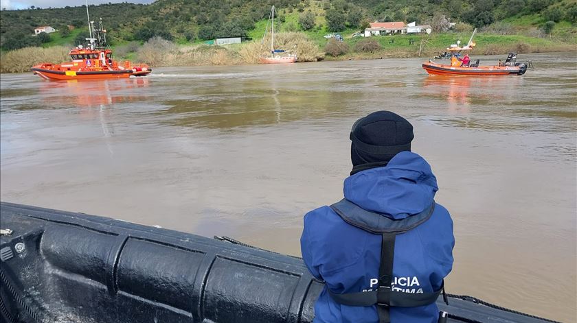 Buscas interrompidas por homem desaparecido no rio Guadiana