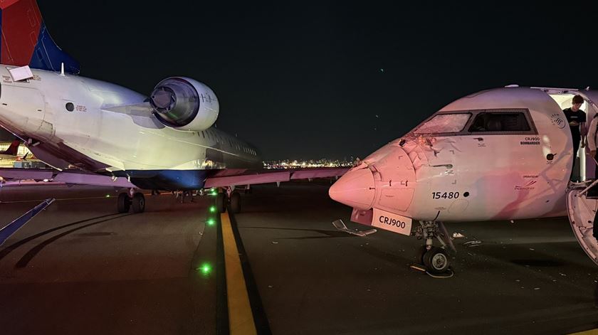 Dois aviões colidem na pista do Aeroporto de Nova Iorque