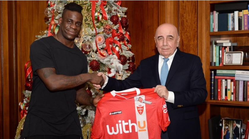 Mario Balotelli assina pelo AC Monza. Foto: ACM
