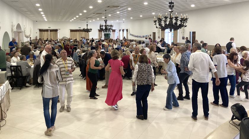 A memória move-se em vários sentidos. Para quem foi obrigado a partir, mas também para quem lá ficou. Ouça estas histórias no último episódio do podcast O Retorno das Três Irmãs. Foto: Catarina Santos/RR