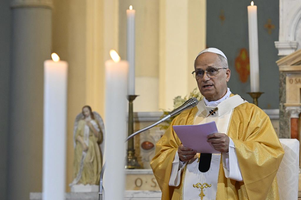 Papa, atacado de novo por Trump, diz que o mundo precisa de uma mensagem de paz Papa, atacado de novo por Trump, diz que o mundo precisa de uma mensagem de paz