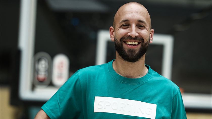 Sporting tem novo treinador de basquetebol