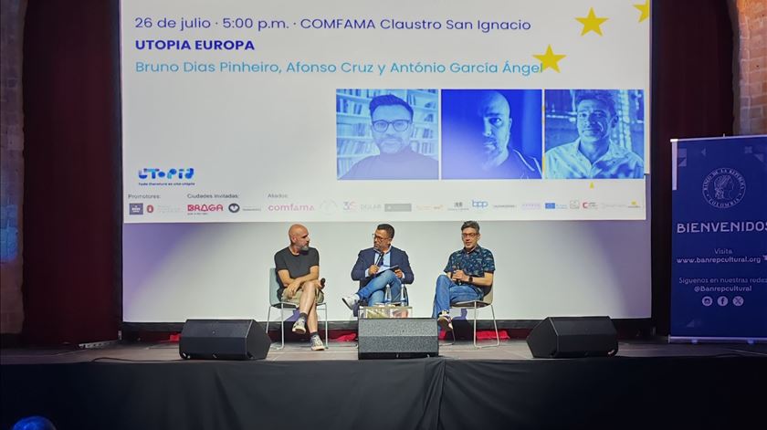 Afonso Cruz. “O humor feito em contexto artístico não é um crime”