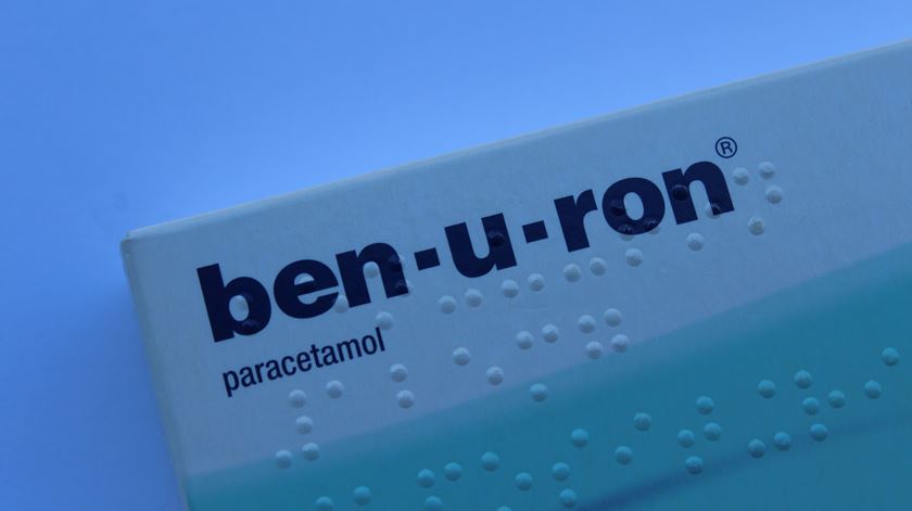 OMS sublinha que não há provas que liguem o paracetamol a autismo