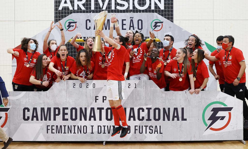 Benfica tetracampeã de futsal feminino. Foto: SLB Benfica tetracampeã de futsal feminino. Foto: SLB