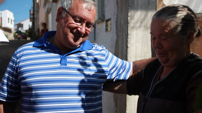 Médico e presidente da Câmara. Ou trata dos doentes ou trata da autarquia