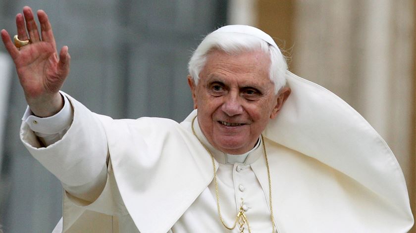 Relatório acusa Bento XVI de não reportar abusos ao Vaticano