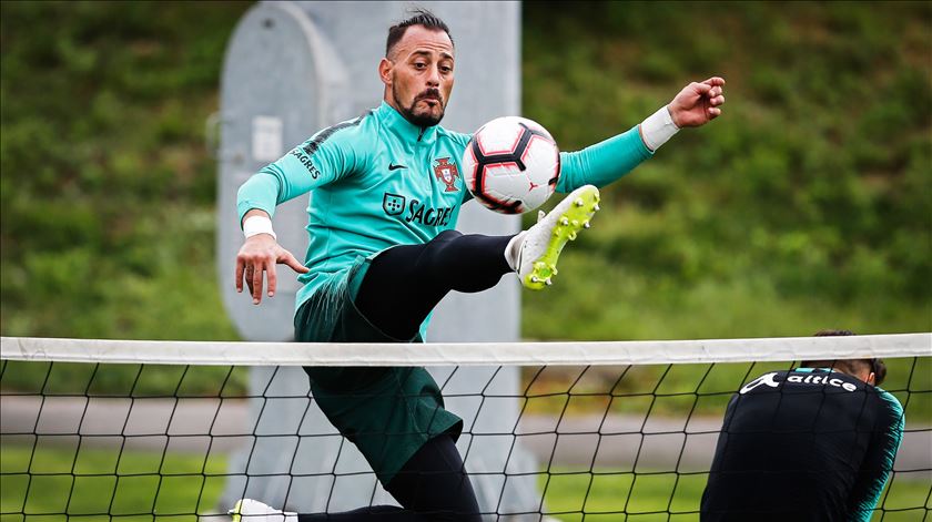Beto Pimparel: "Diogo a titular" com os braços, pernas e cabeças dos suplentes