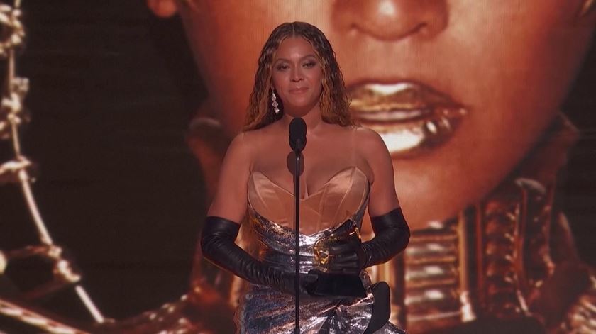 Beyoncé (Beyoncé Beyoncé (Beyoncé