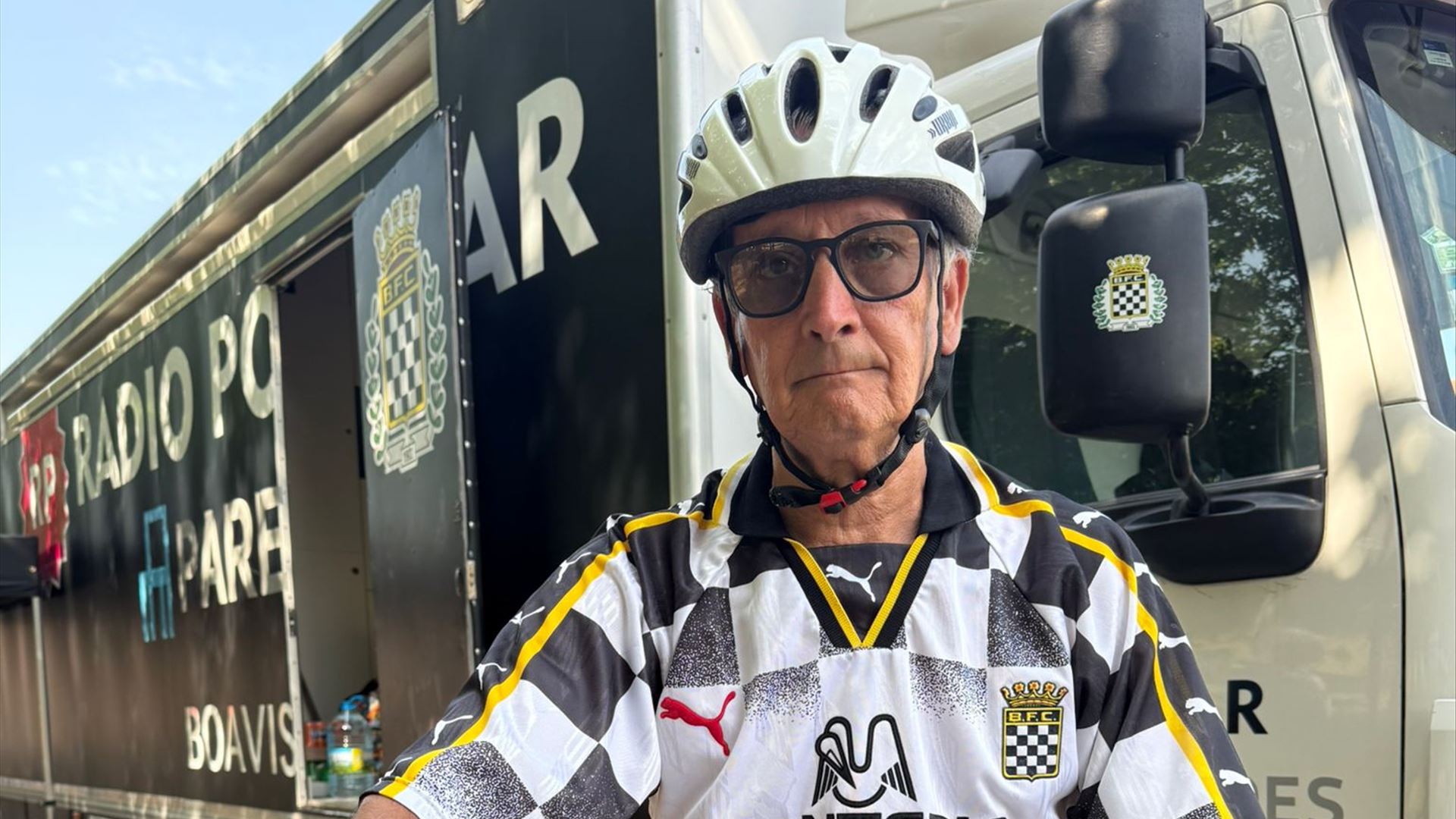 Tem 66 anos, pedala 200km por semana e foi ver o seu Boavista à Volta: "Vou a Viana do Castelo de bicicleta"