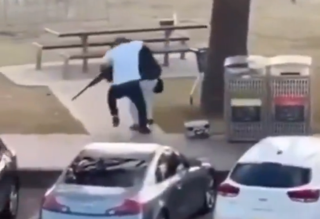 Terror na Austrália. "Herói" desarma atirador em ataque que matou 12 pessoas