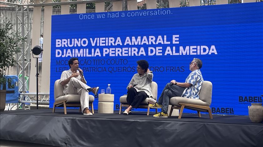 “O país do grande império ainda hoje é exaltado”. O "acidente colonial" no palco do Babell