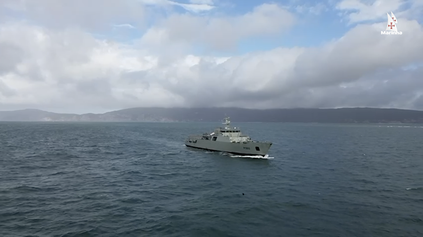 Buscas por desaparecidos em naufrágio em Tróia alargadas na terça-feira