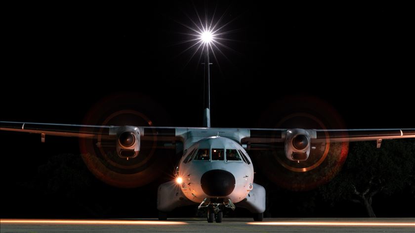Avião C-295M, da Esquadra 502 – “Elefantes”. Foto: Força Aérea Portuguesa/ D.R. Avião C-295M, da Esquadra 502 – “Elefantes”. Foto: Força Aérea Portuguesa/ D.R.