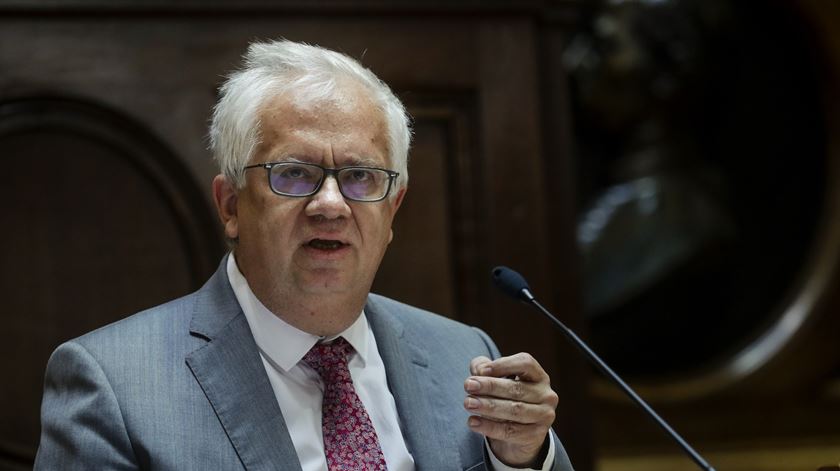 Acidente na A6. Eduardo Cabrita diz que era só "um passageiro”