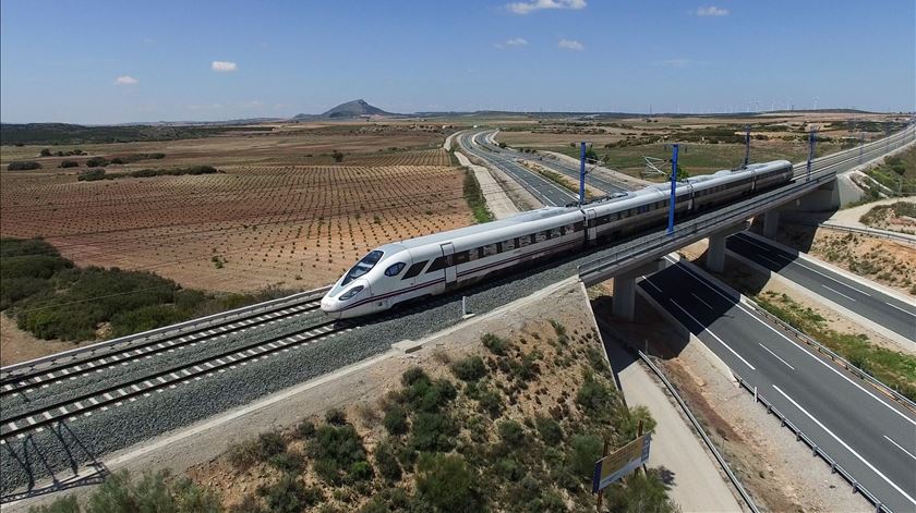 CAF Oaris em testes pela Renfe. Foto: CAF