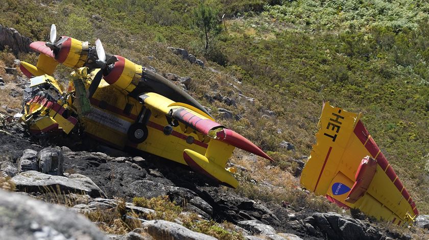 Canadair CL215, que se despenhou no Parque Nacional da Peneda Gerês quando participava no combate ao incêndio em Lindoso. Foto: Arménio Belo/EPA