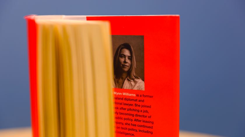 "Gente pouco recomendável". Lemos o livro que Mark Zuckerberg tentou "silenciar"