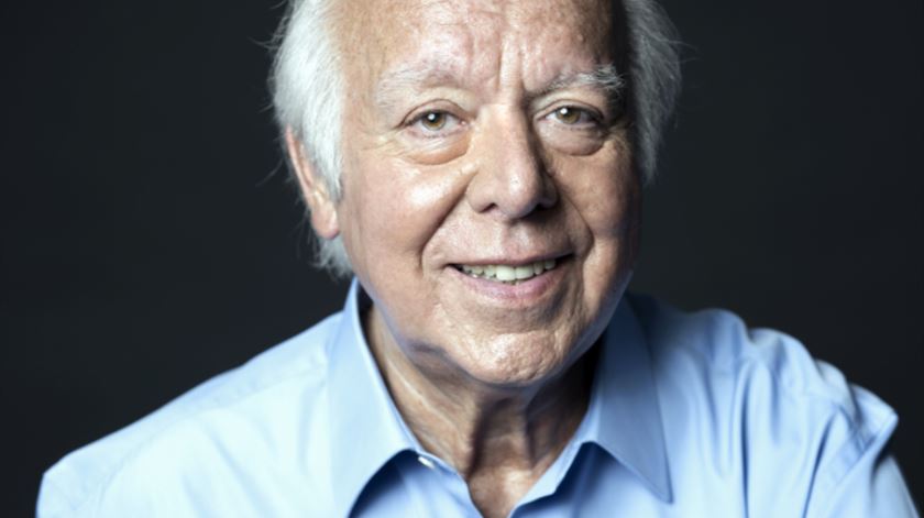 Carlos do Carmo: "Lisboa Menina e Moça" torna-se canção oficial da cidade
