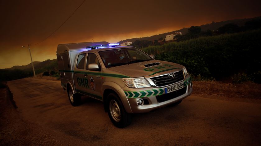 Carro GNR incendios em Silves Foto Pedro Nunes GNR