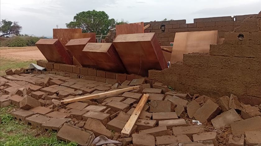 Casas destruidas pelo Ciclone Chido; Foto: D. Juliasse bispo de Pemba