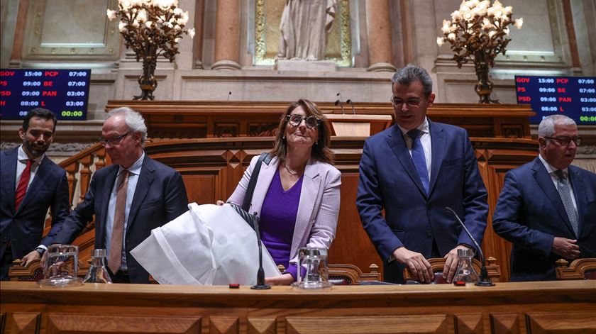 Ministra admite subir taxas de justiça para travar "abusos"