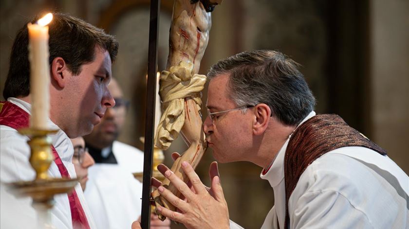 D. Américo pede cuidado ao volante "para que as estradas sejam local de encontro e não de sofrimento"