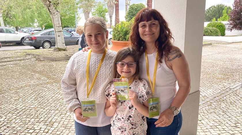 Célia e as filhas não perdem um encontro. Foto: Catarina Santos/RR