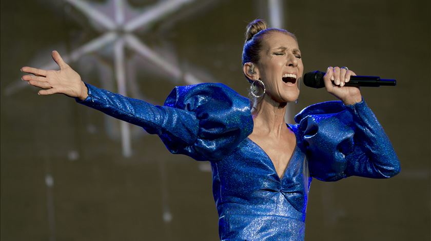 "Melhor presente de aniversário da minha vida": Céline Dion anuncia regresso aos palcos após doença rara "Melhor presente de aniversário da minha vida": Céline Dion anuncia regresso aos palcos após doença rara