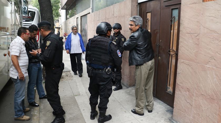 Polícia mexicana no local da explosão. Foto: TelefonRojo.Mx