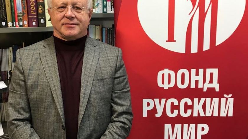 Professores da Universidade de Coimbra criticam demissão de professor russo