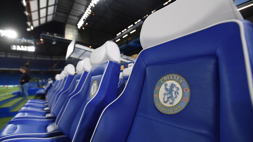 Chelsea multado e sancionado por irregularidades financeiras na era Abramovich: entenda o caso