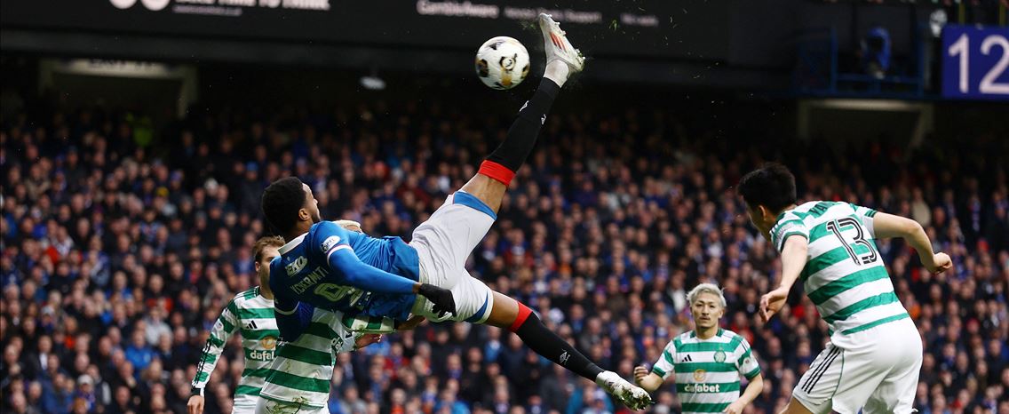 Chermiti marca de bicicleta no clássico contra Celtic