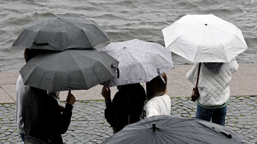 Metereologia. Semana vai ter chuva mas termina com sol e calor