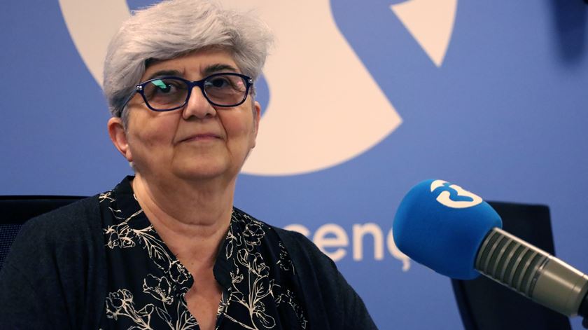 Problema da habitação é um "vulcão" que "está a atingir proporções muito graves"