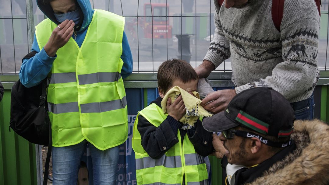 coletas amarelos manif preços combustíveis frança foto Christophe Petit Tesson EPA (2)