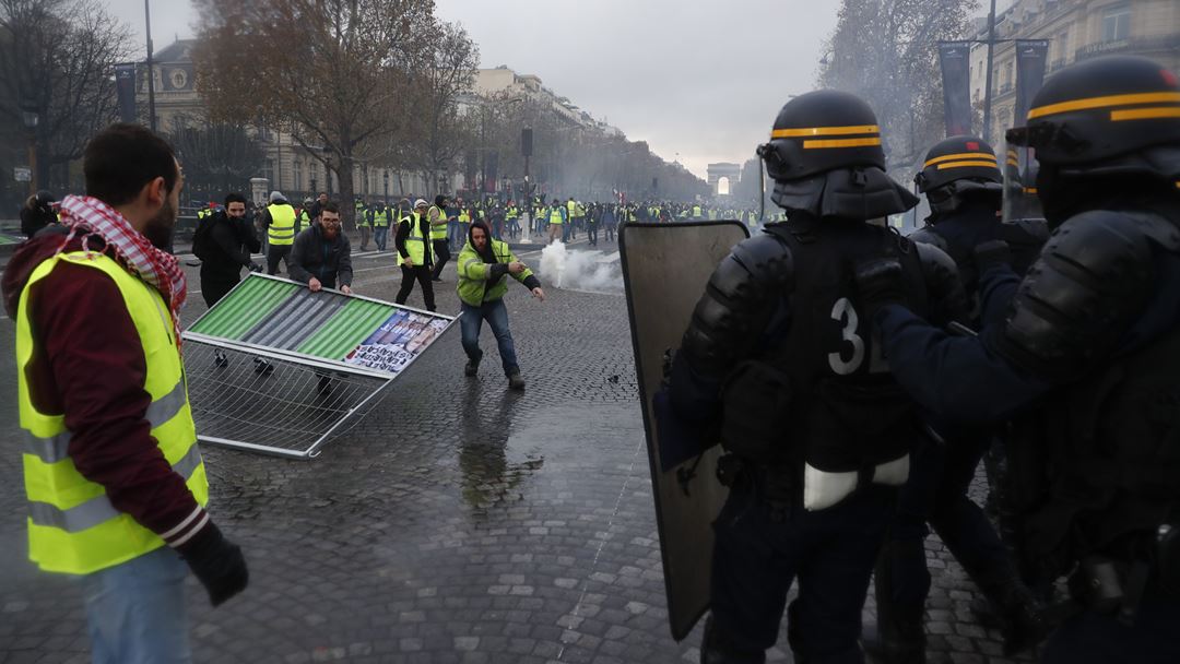 coletes amarelos manifestação preços combustíveis Eliseu Paris Foto CHRISTOPHE PETIT TESSON EPA