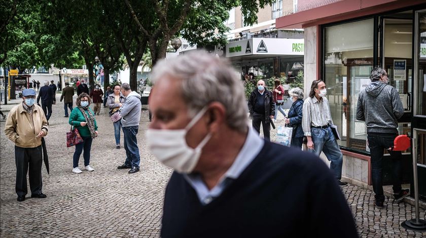 Veja o número de casos de Covid-19 por concelho. 64 municípios registam aumento de infetados