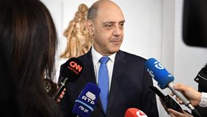 Ministro da Saúde desmente encerramento de maternidades públicas