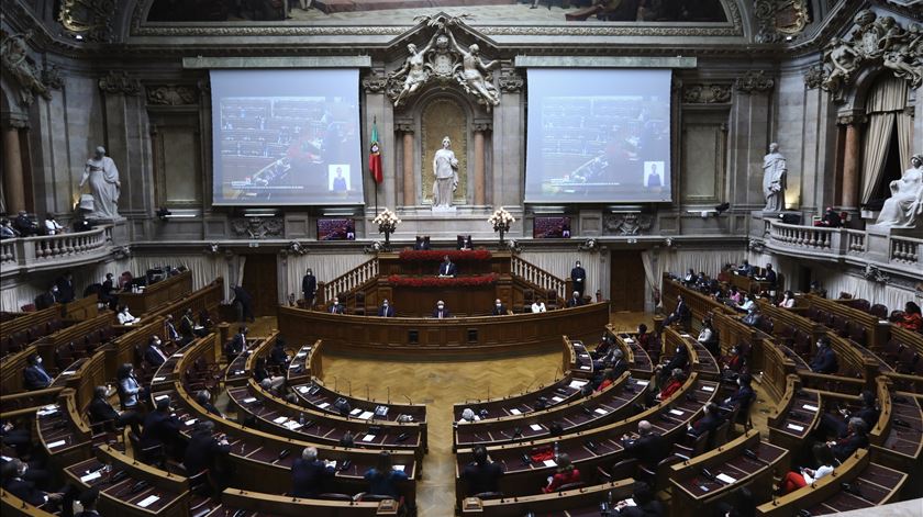 Combate à corrupção e justiça dominam discursos dos partidos. Veja os momentos-chave da cerimónia