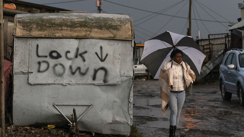 Covid-19 na Cidade do Cabo, África do Sul. Foto: EPA