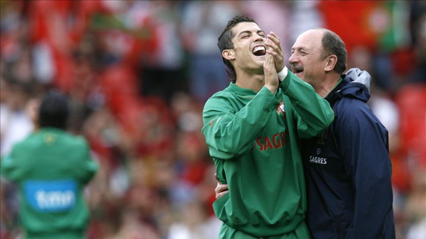 Scolari para Ronaldo: "Fizeste tudo para merecer o título de melhor do mundo"