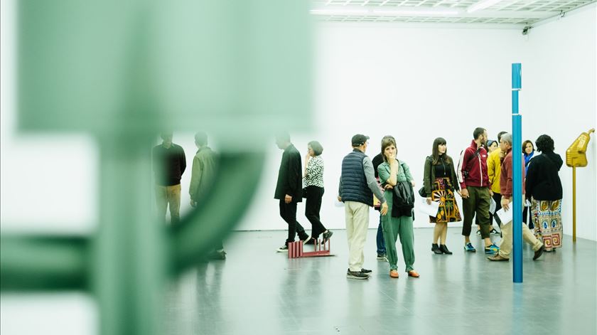 Curador Raphael Fonseca é novo programador de artes visuais da Culturgest Curador Raphael Fonseca é novo programador de artes visuais da Culturgest