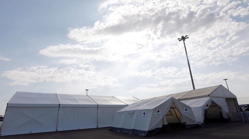 Tenda da Cruz Vermelha onde vão ser recebidos os migrantes. Foto: Gabinete de Comunicação da Generalitat Valenciana