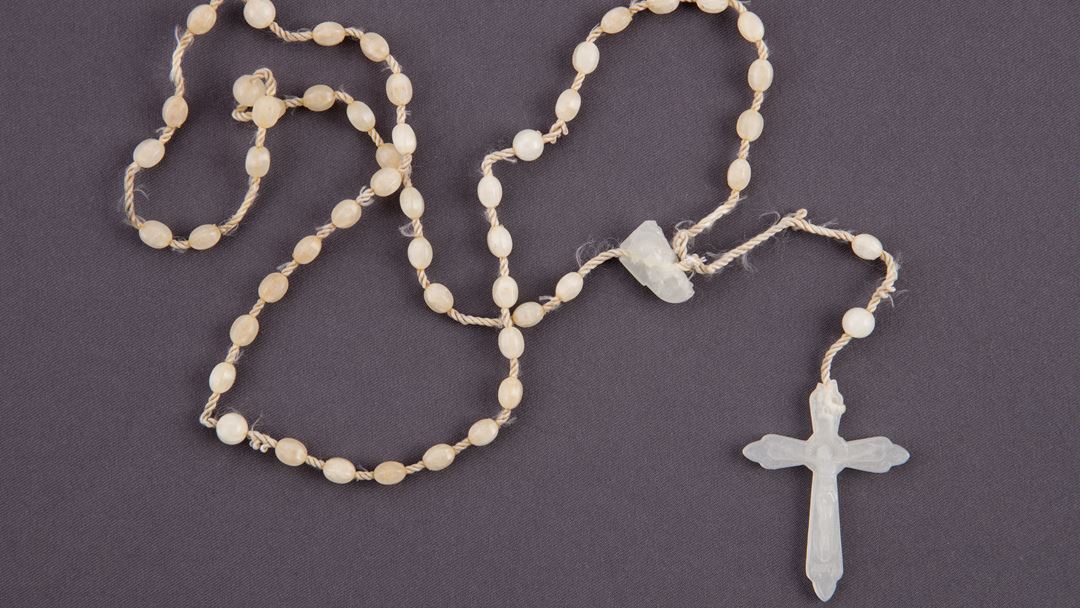 Terço oferecido a Nossa Senhora de Fátima pelos pescadores de Caxinas, em 2011