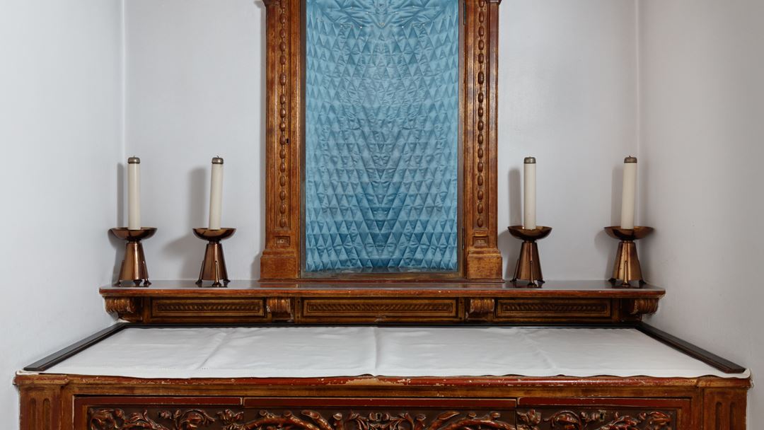 Interior da maqueta da Capelinha das Aparições. Foto: Santuário de Fátima